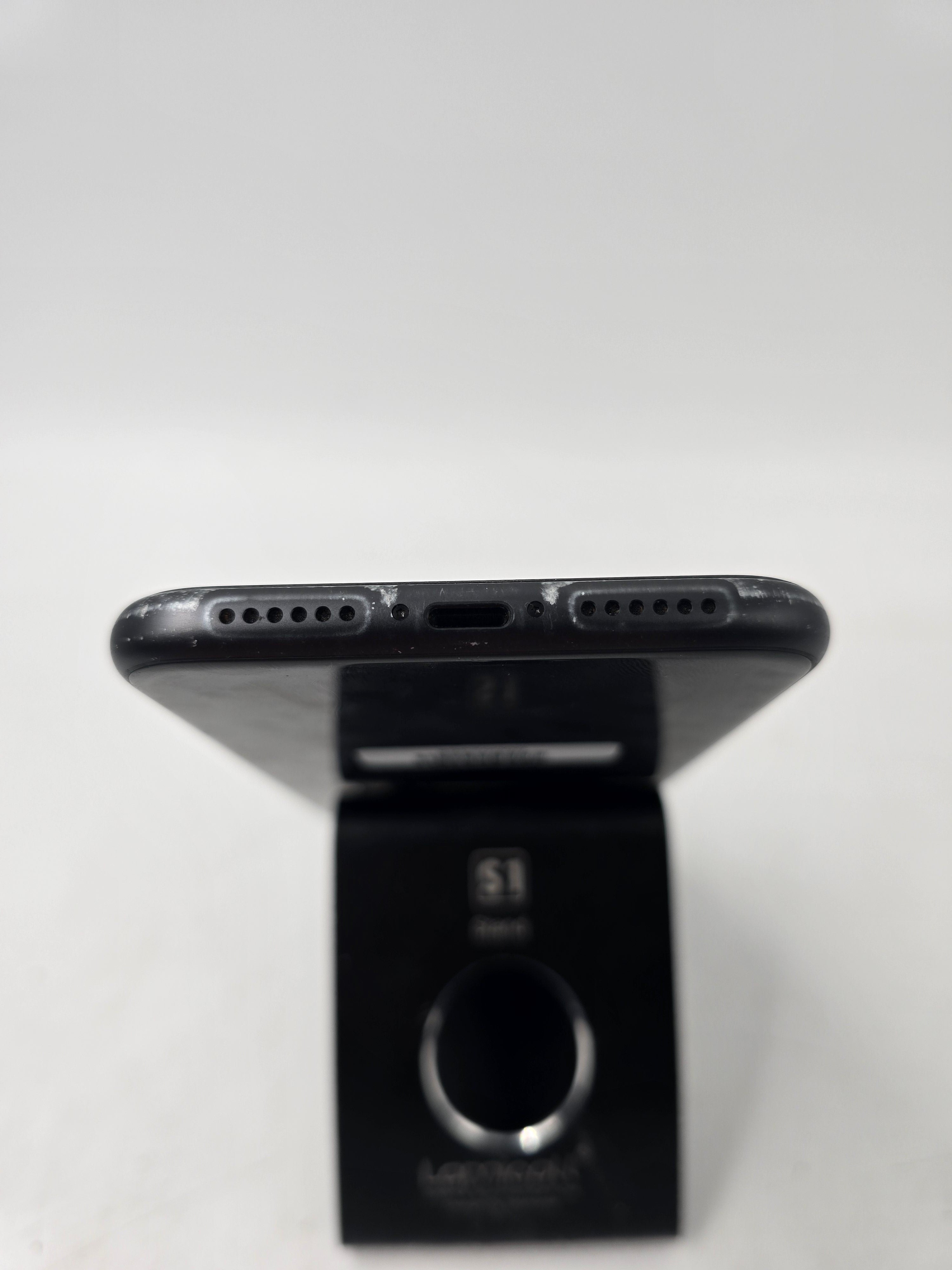 Apple iPhone 11 | 2019 | 6.1" Screen | 64GB Storage | Unlocked