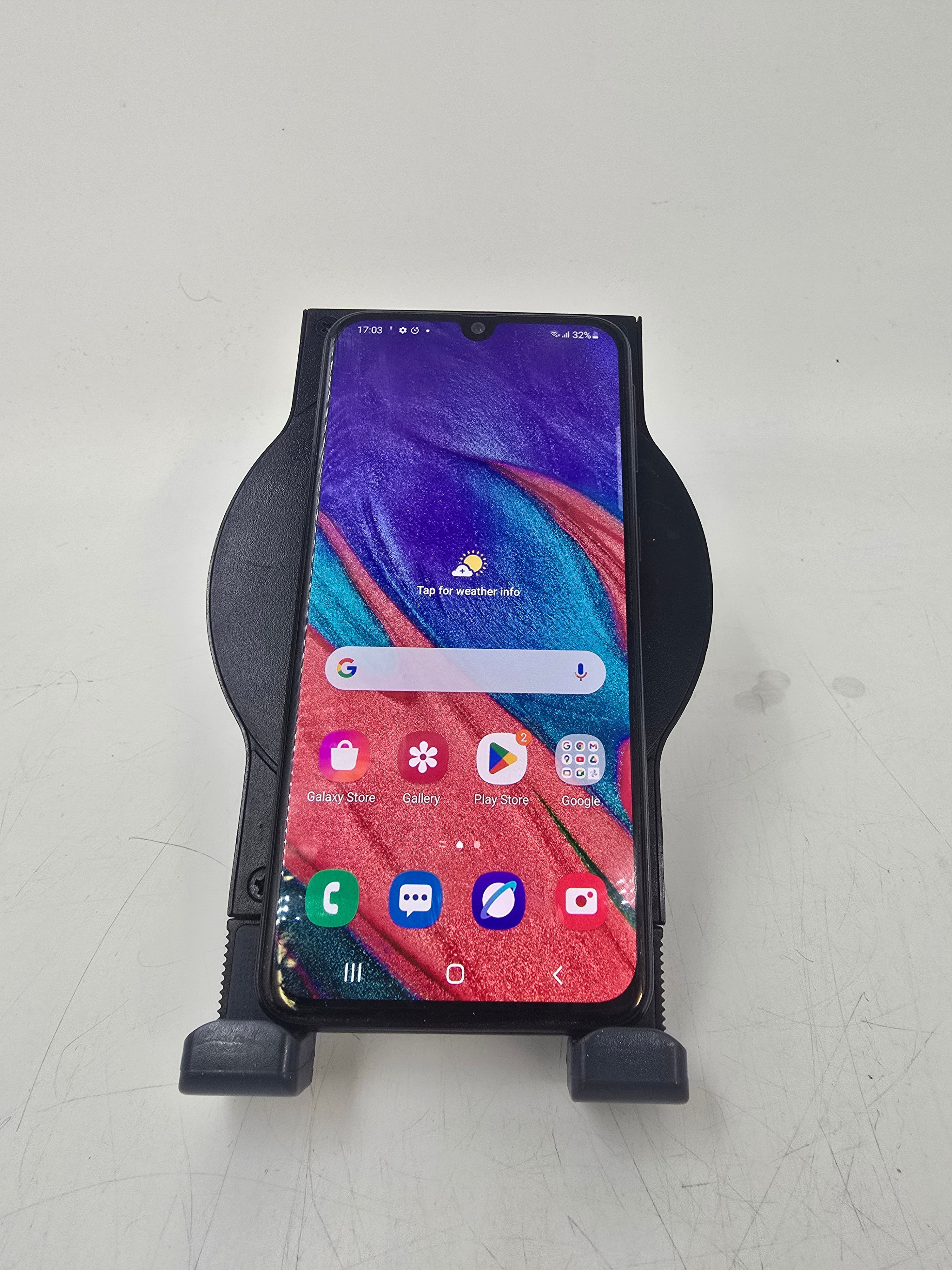 Samsung Galaxy A40 | 5.9" Screen | 64GB Storage | Unlocked | Black