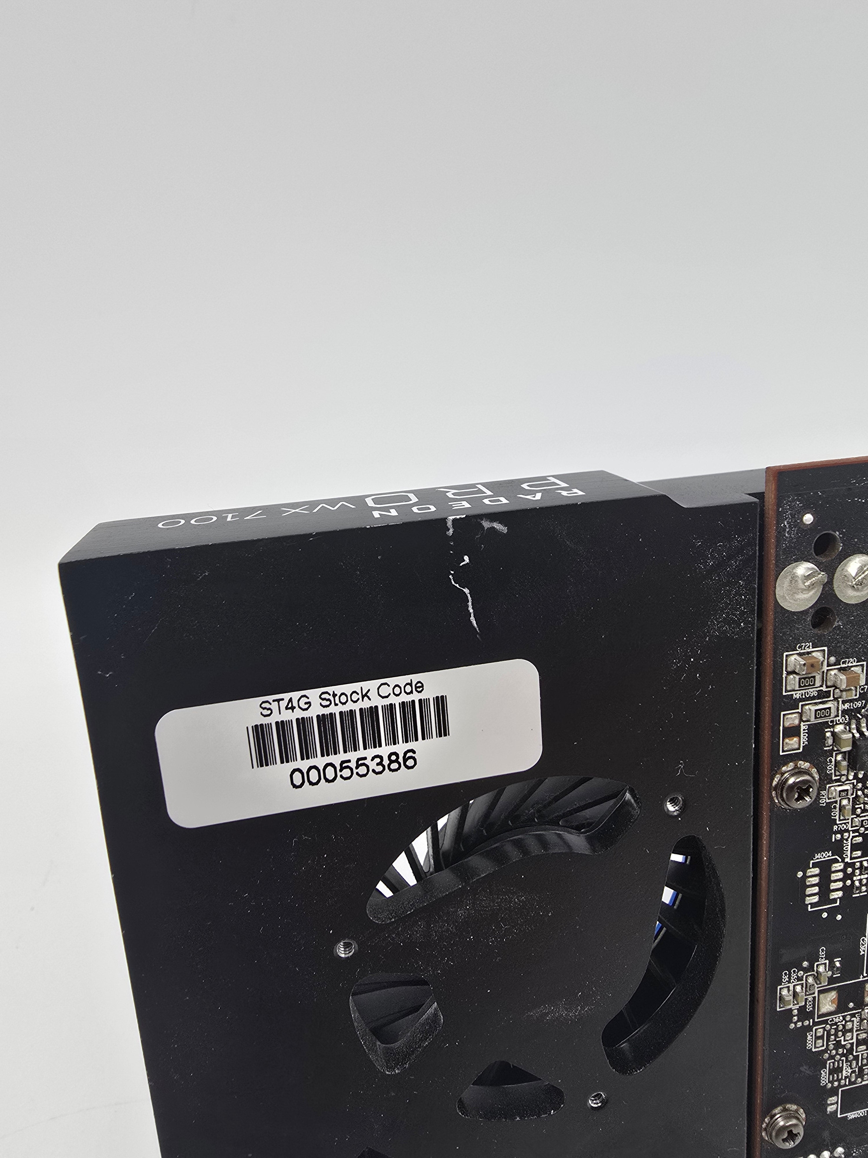 AMD Workstation Graphics Card Radeon Pro WX7100 8GB GDDR5 4x DisplayPort GPU