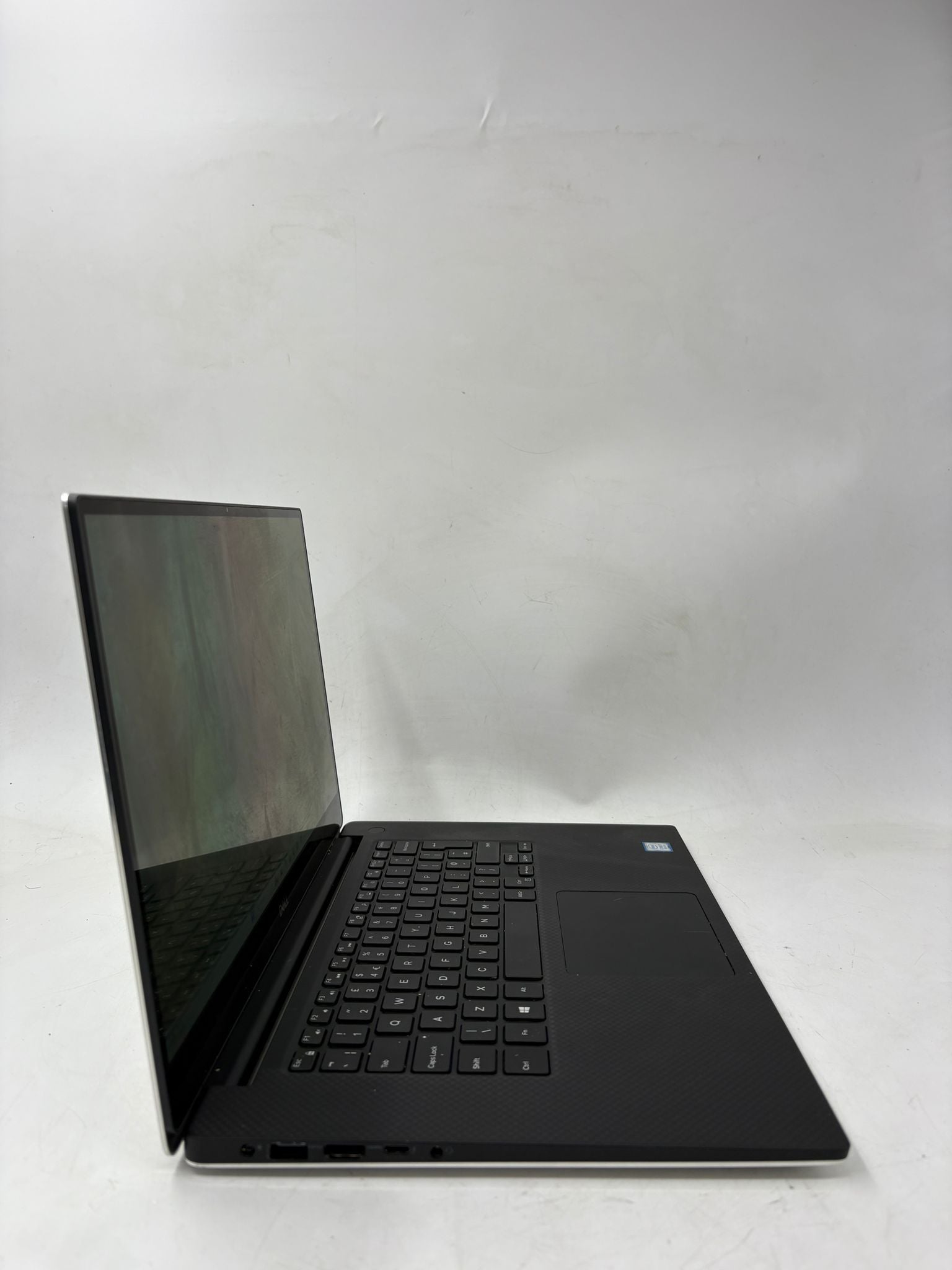 Refurbished Dell XPS 15 7590 15.6" Screen (3840 x 2160) Intel Core i7-9750H 16GB RAM 1TB SSD Windows 11 Pro Laptop