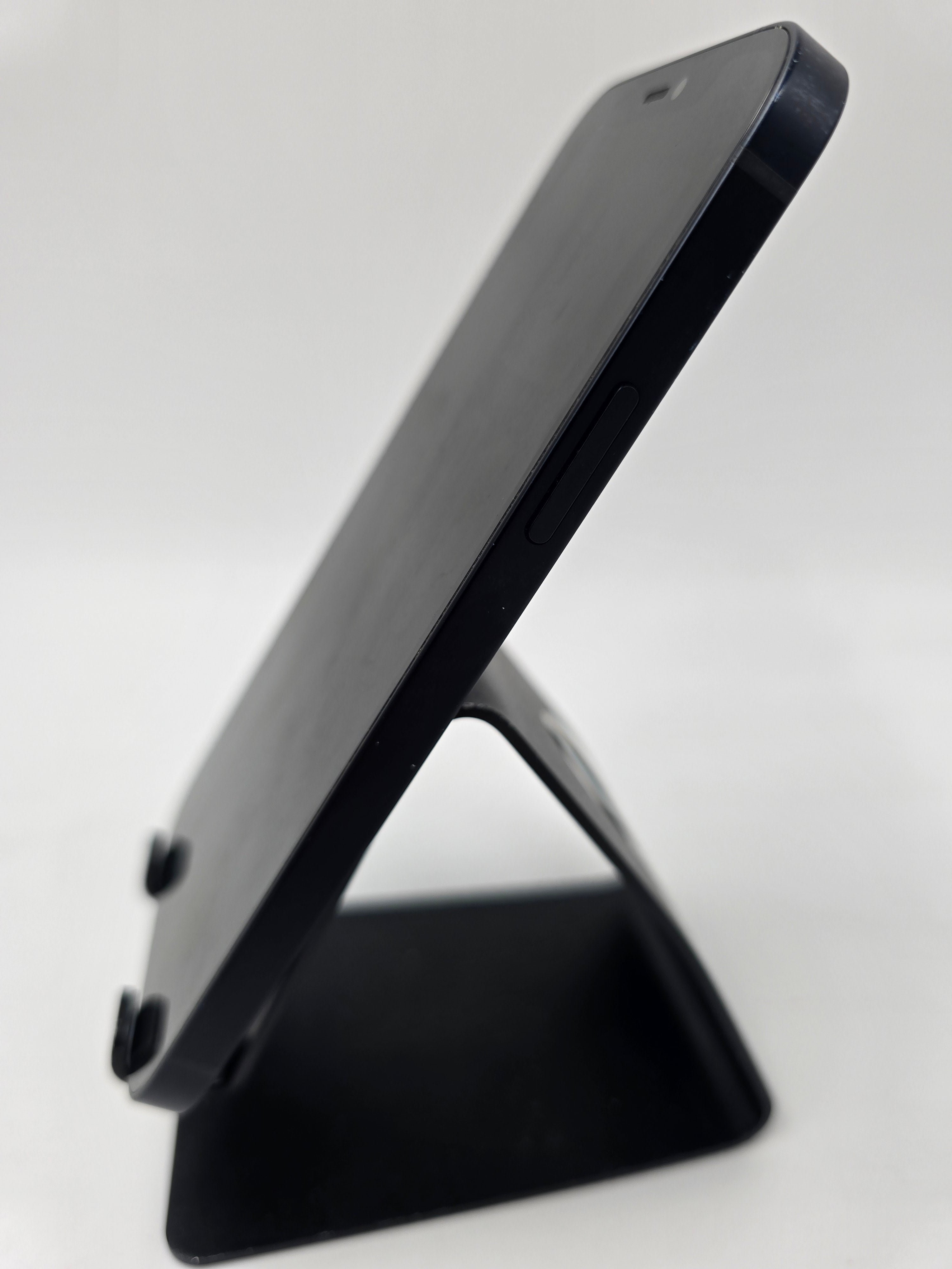 Apple iPhone 12 2020 6.1" 256GB Storage Black Unlocked 86% Battery Health Spares