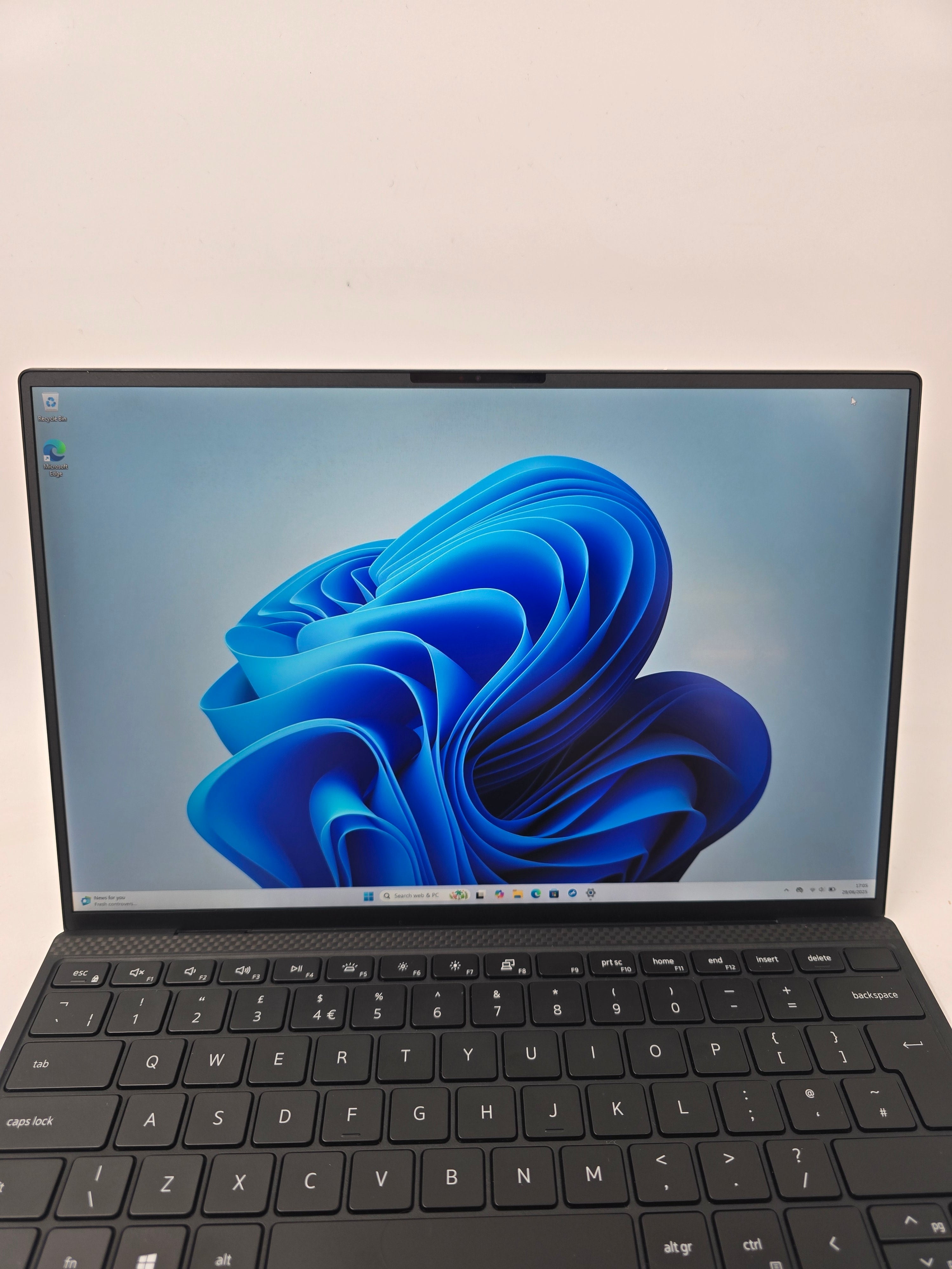 Dell Laptop XPS 13 9300 13.3" Screen i7 10th Gen 16GB RAM 512GB SSD W11