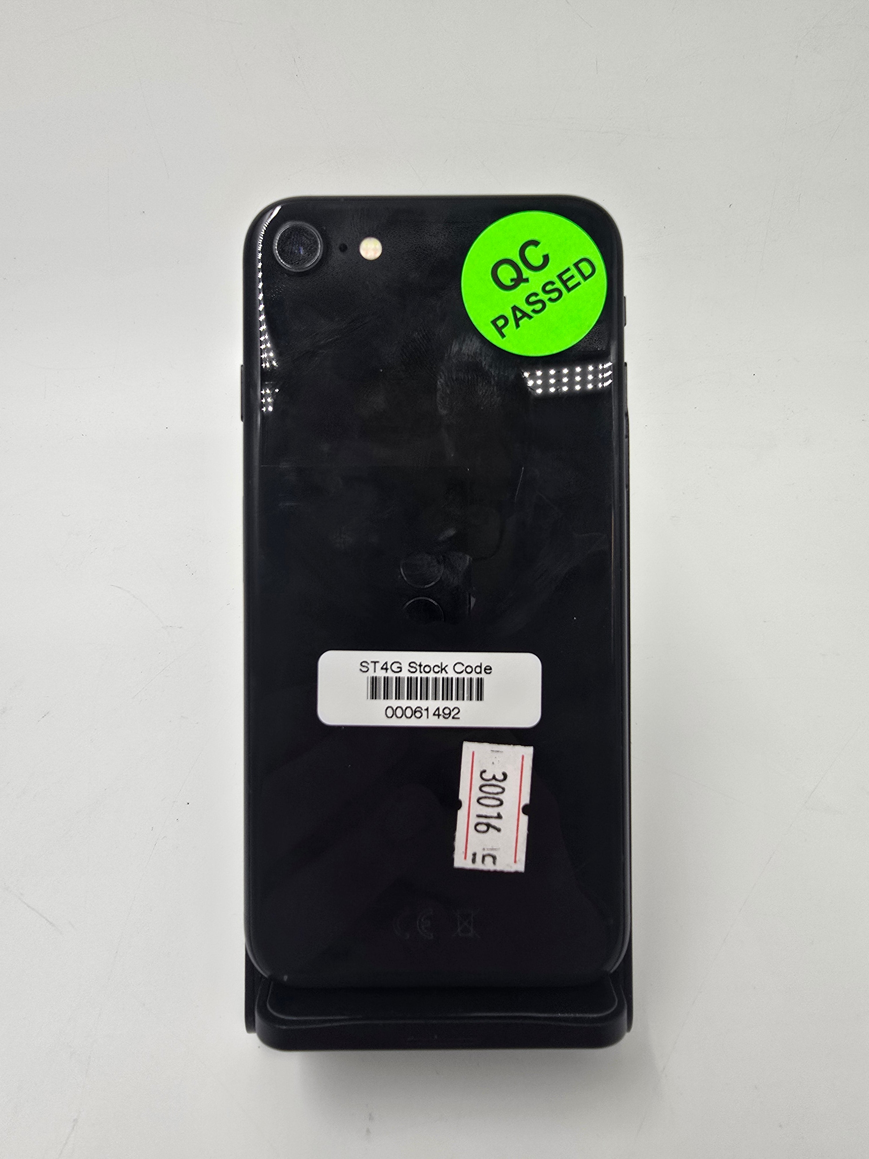 Apple Mobile Phone iPhone SE 2nd Gen 2020 64GB Unlocked Black 95+% Battery