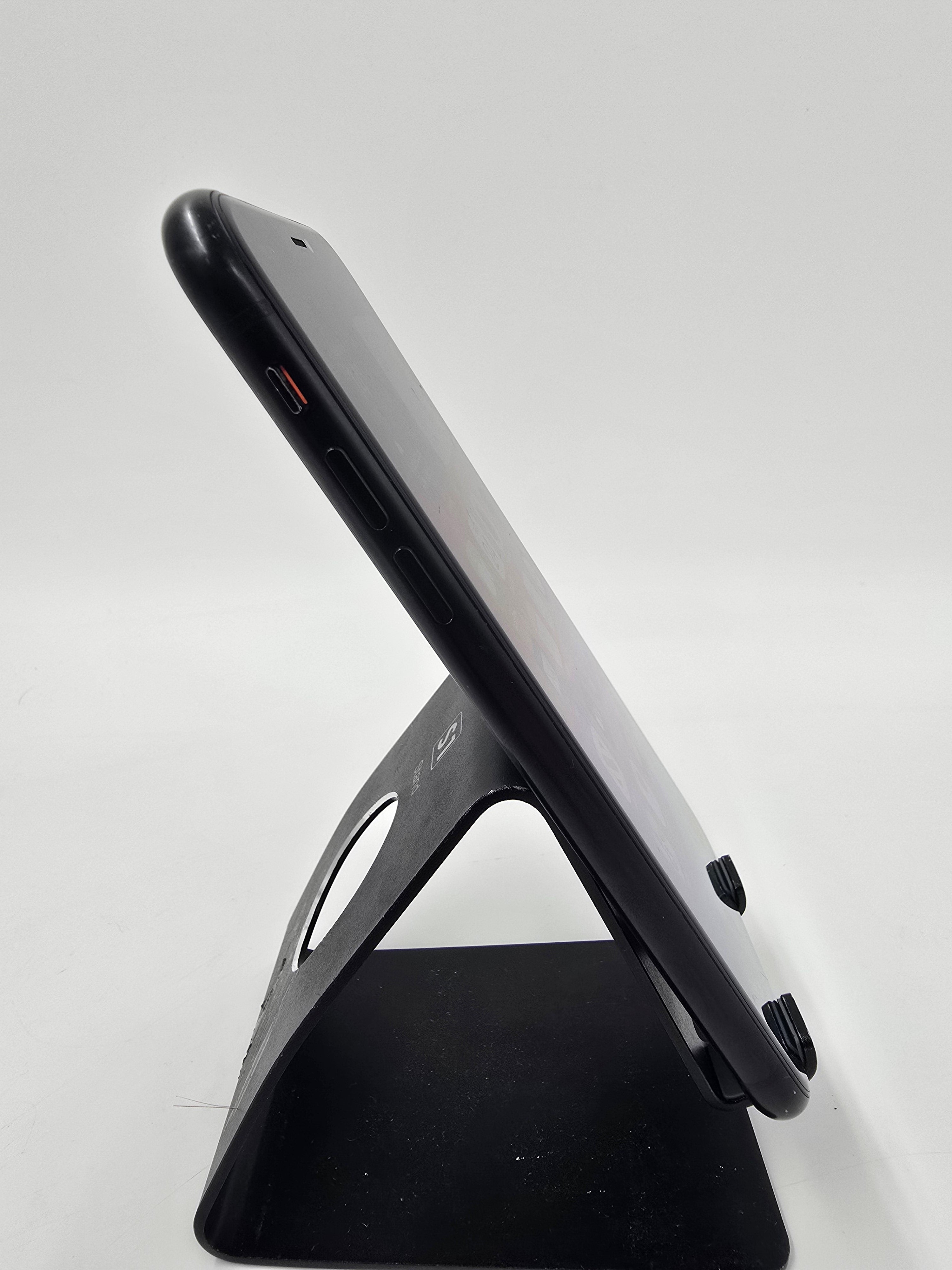 Apple iPhone XR 2018 6.1" 64GB Storage Black Unlocked 93% Battery Health