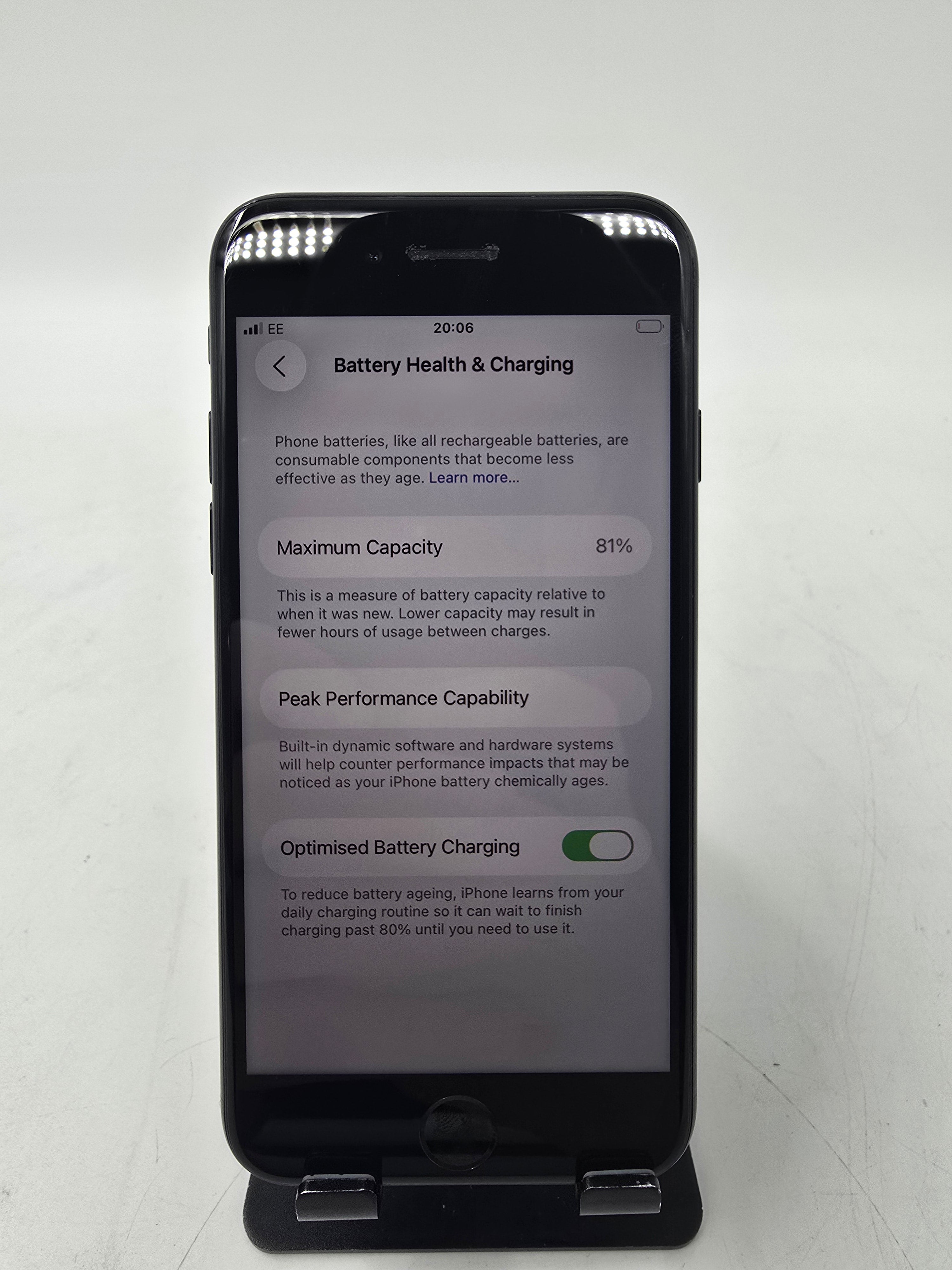 Apple iPhone SE 2nd Gen 2020 64GB Storage 4.7" Screen 81% Battery Unlocked