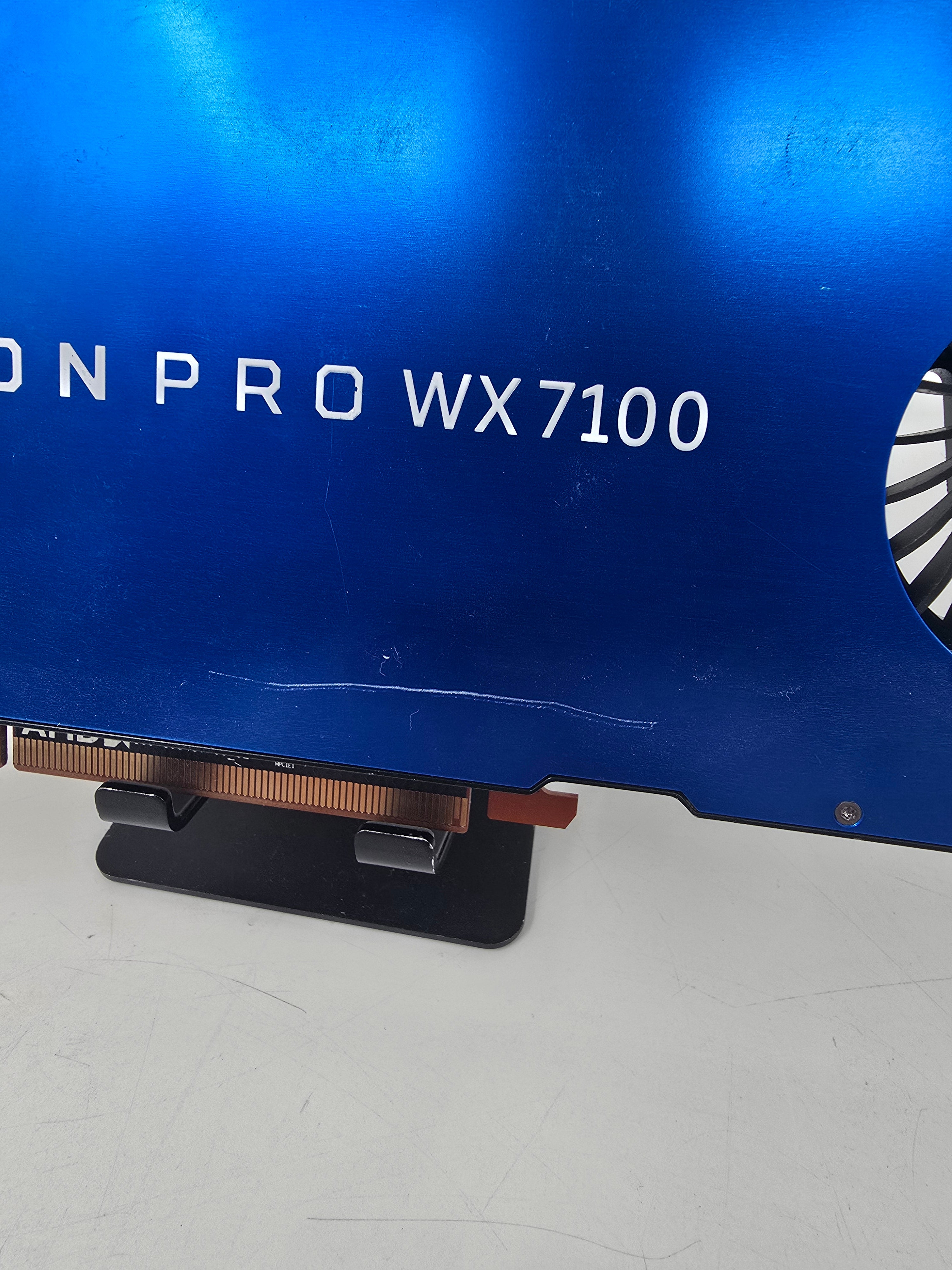 AMD Workstation Graphics Card Radeon Pro WX7100 8GB GDDR5 4x DisplayPort GPU