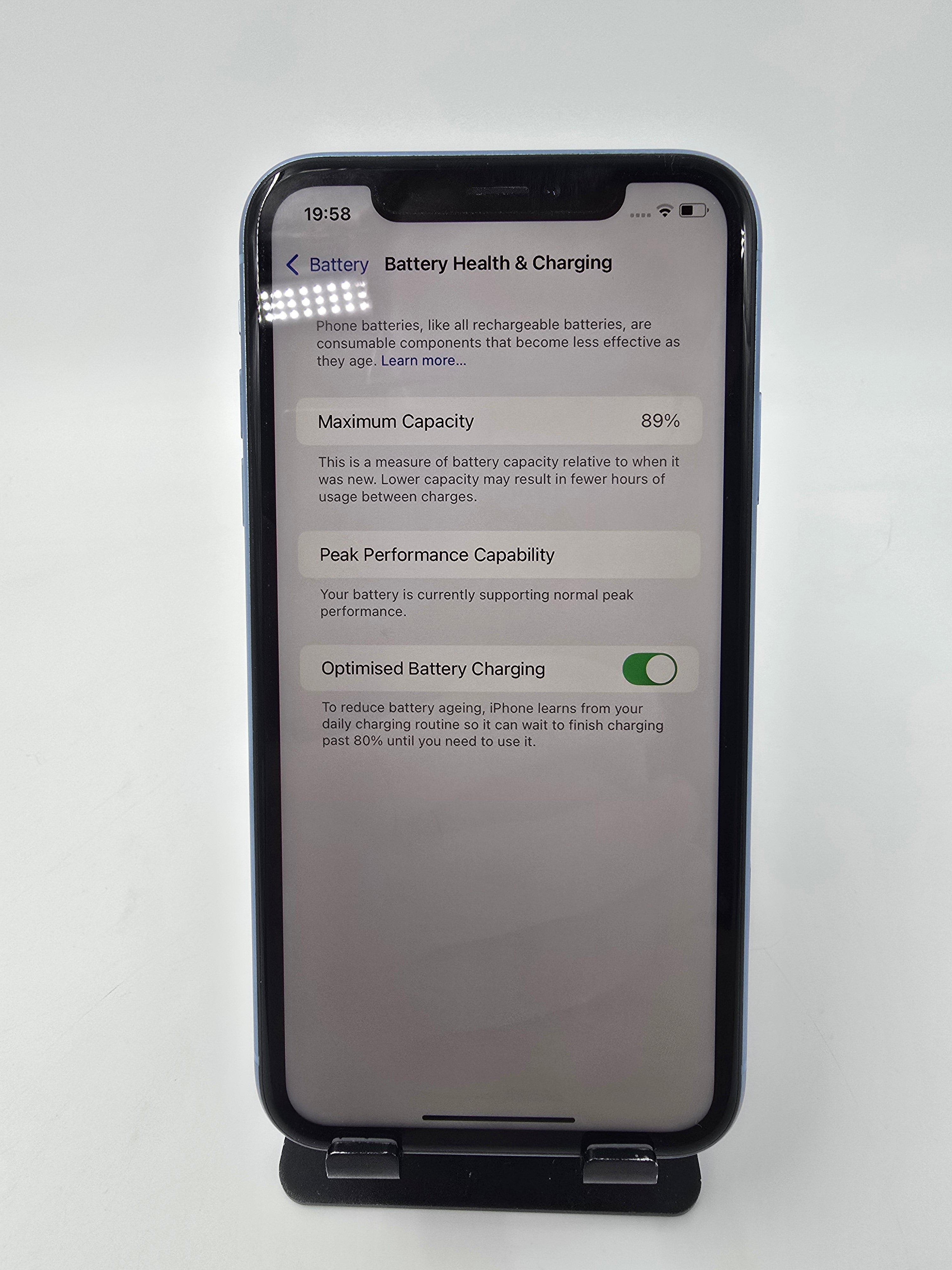 Apple iPhone XR 2018 6.1" 64GB Storage Blue Unlocked 89% Battery Health