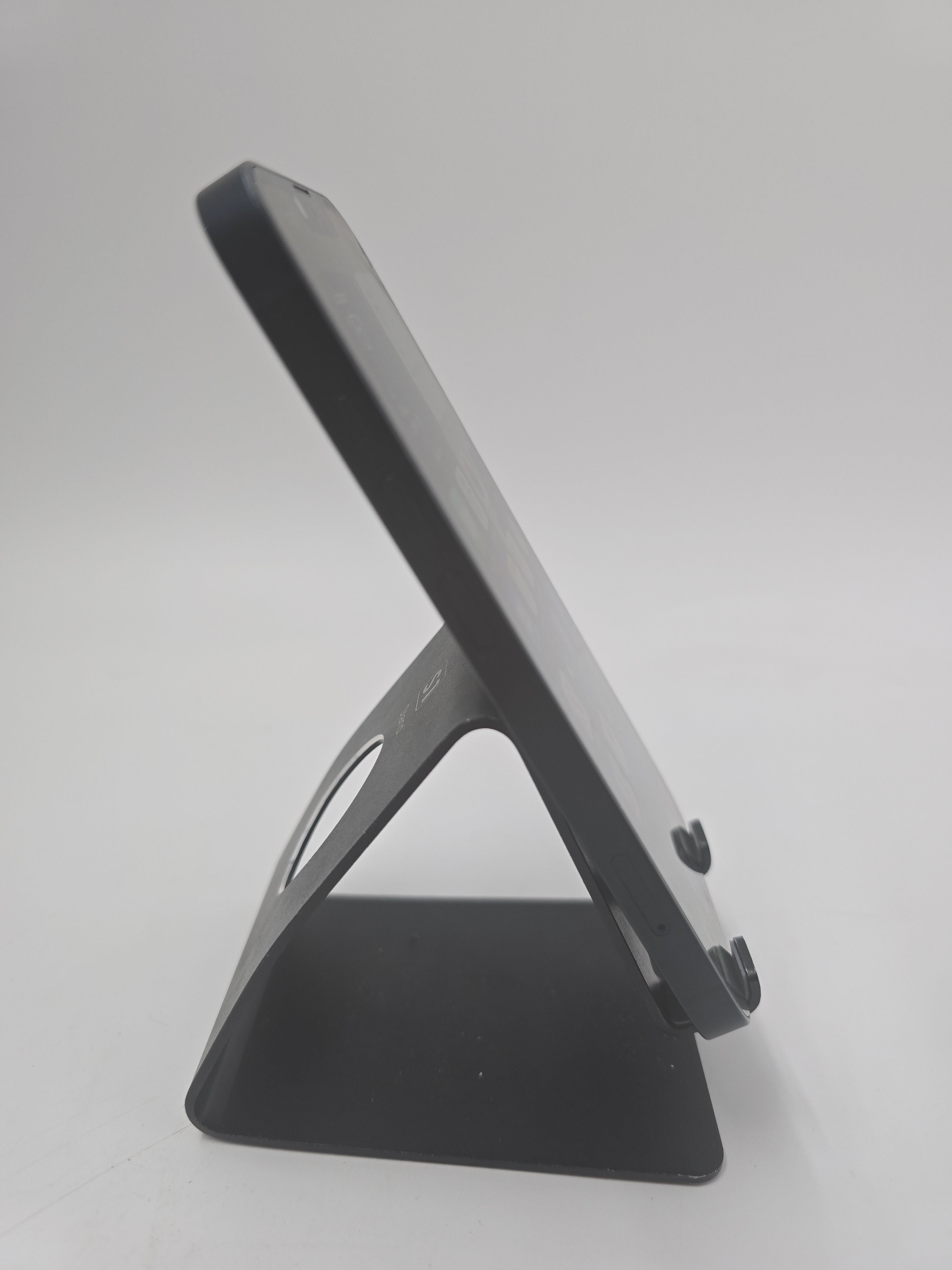 Apple iPhone 14 2022 6.1" Screen 128GB Storage Unlocked 98% Battery Health