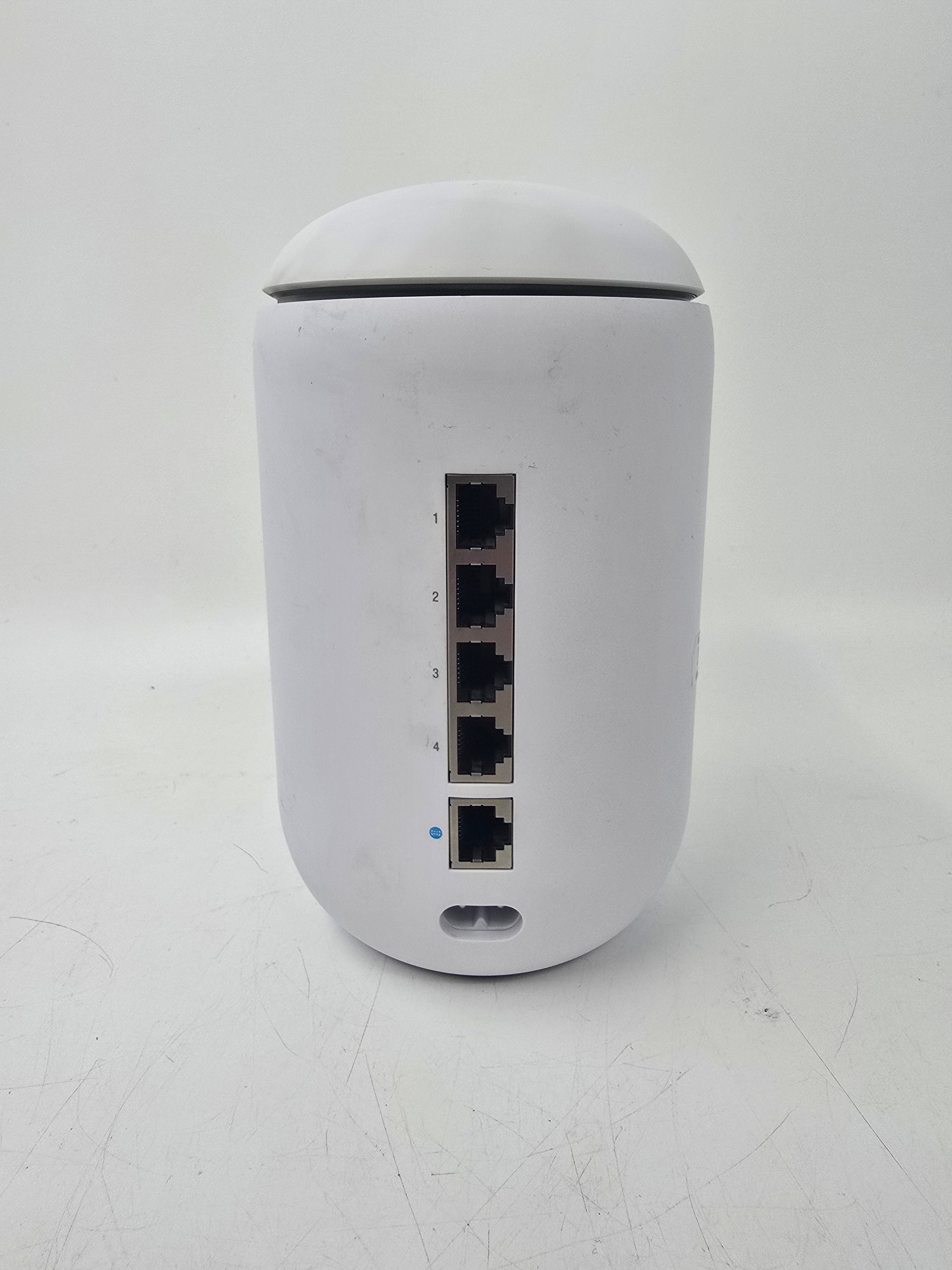 Ubiquiti UDM UniFi Dream Machine WiFi 5 Network Appliance UDM