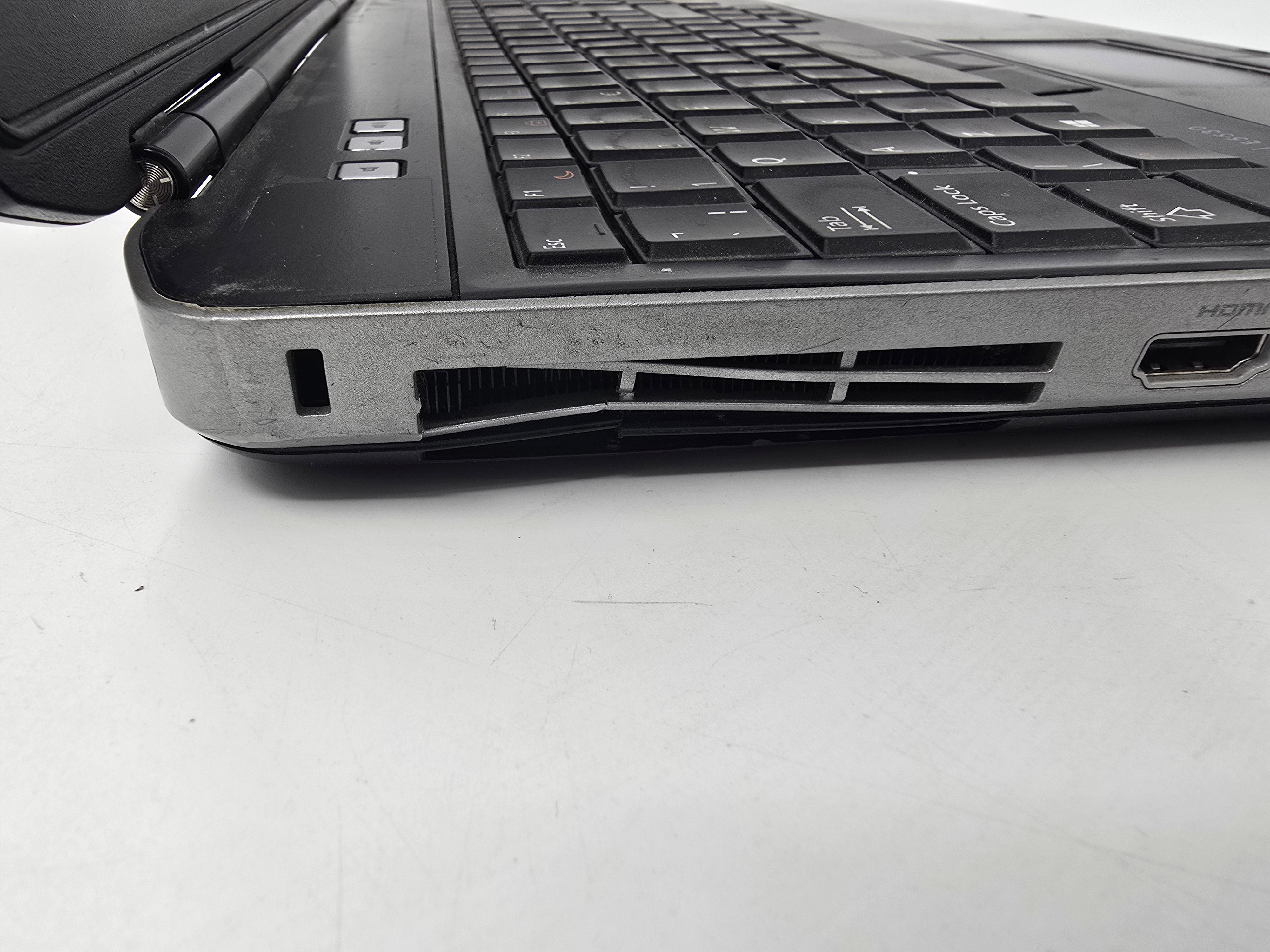 Dell Laptop Latitude E5530 15.6" Screen i3 2nd Gen 4GB RAM NO HDD NO OS *SPARES*