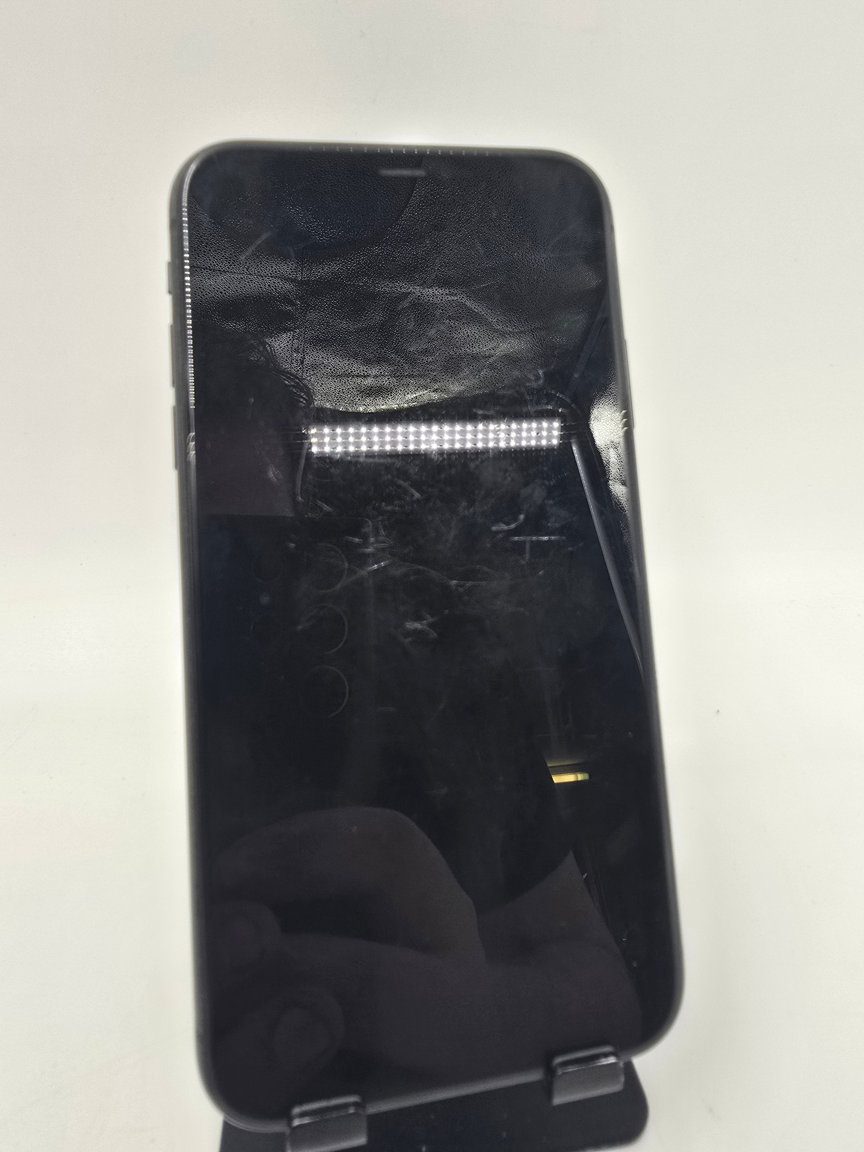 Apple iPhone 11 2019 6.1" 128GB Storage Unlocked Black 88% Battery Health