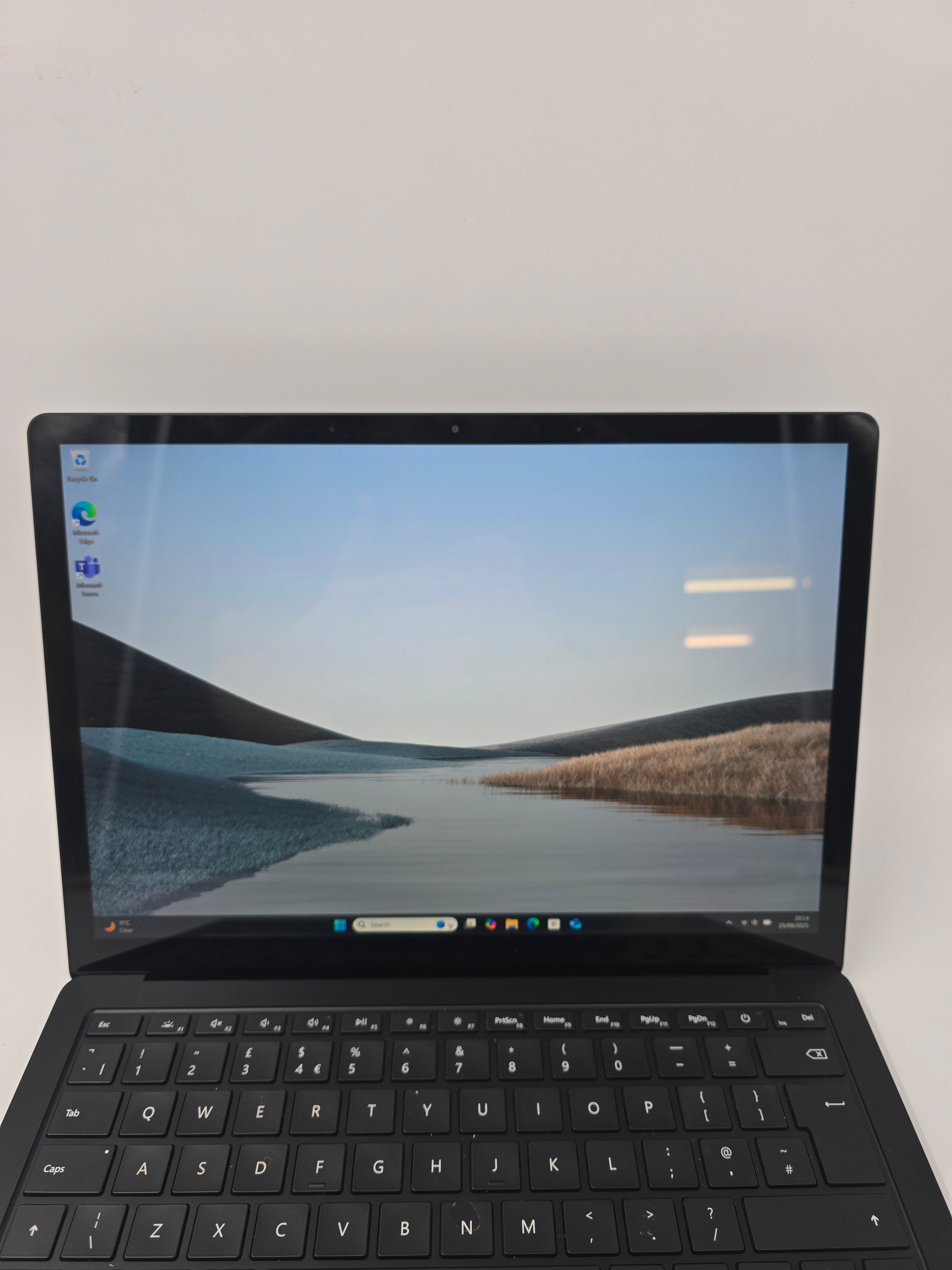 Microsoft Surface Laptop 3 13" TouchScreen i5 10th Gen 8GB RAM 256GB SSD W11