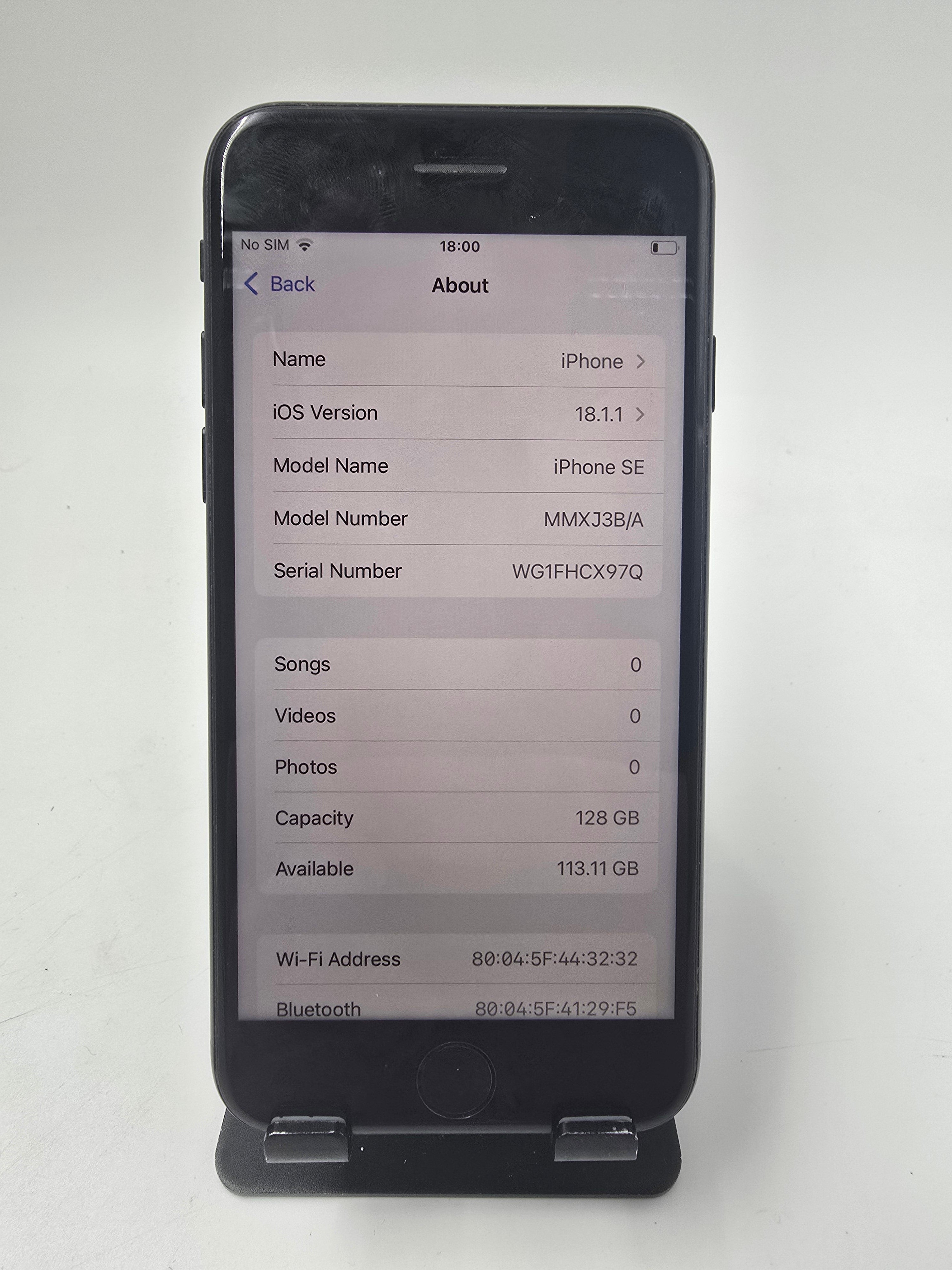 Apple iPhone SE 3rd Gen 2022 4.7" 128GB Storage Unlocked 90% Battery