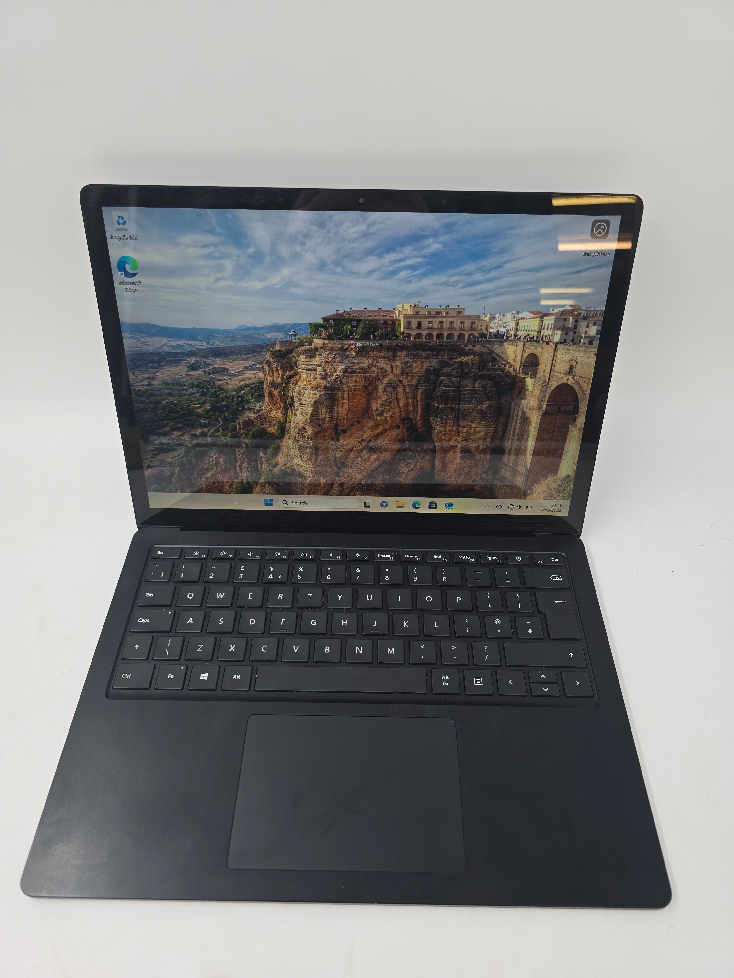 Microsoft Surface Laptop 3 13" Screen i5 10th Gen 8GB RAM 256GB SSD W11 *Spares*