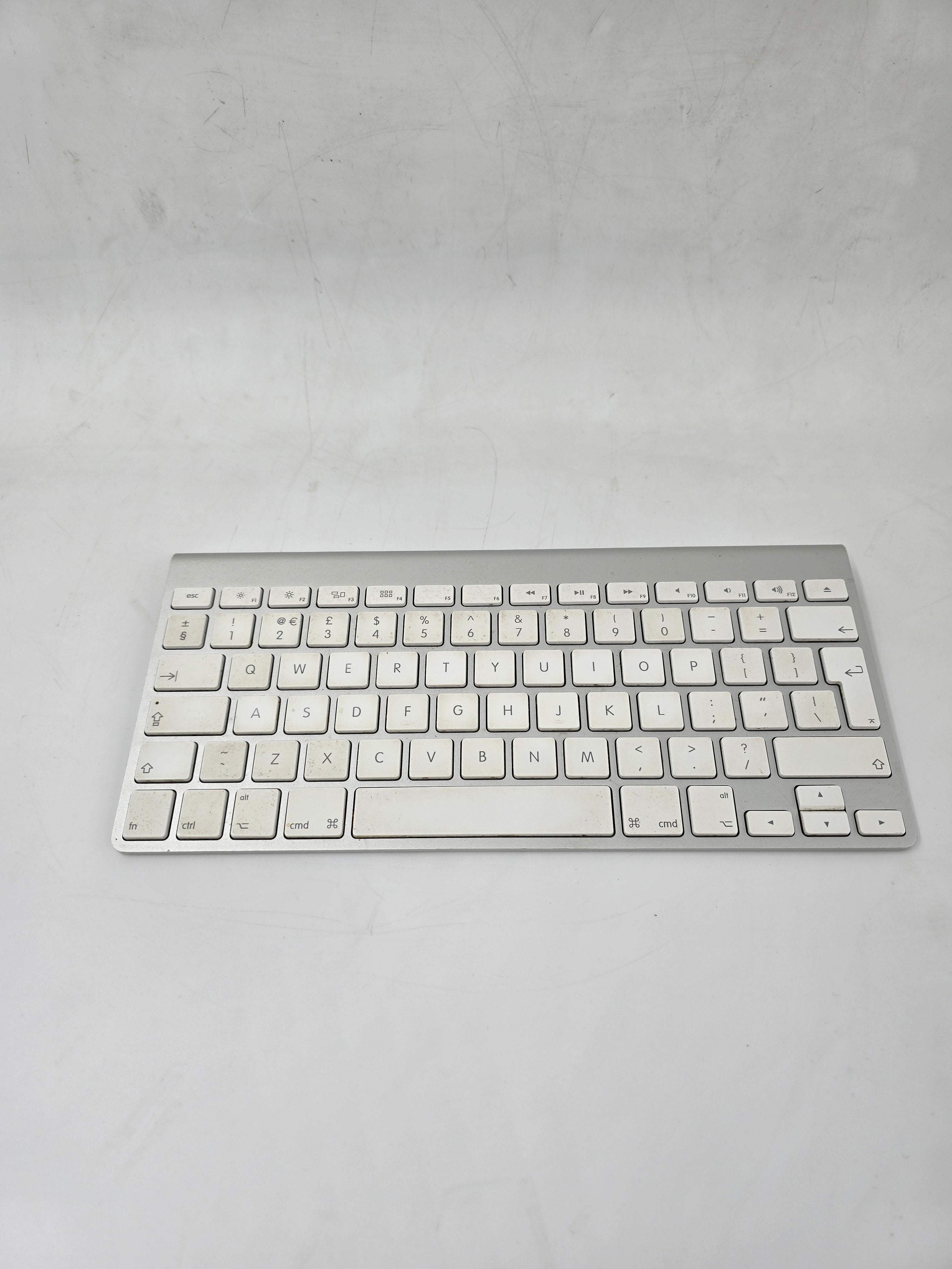 Apple Wireless Magic Keyboard A1314 Lot of Six