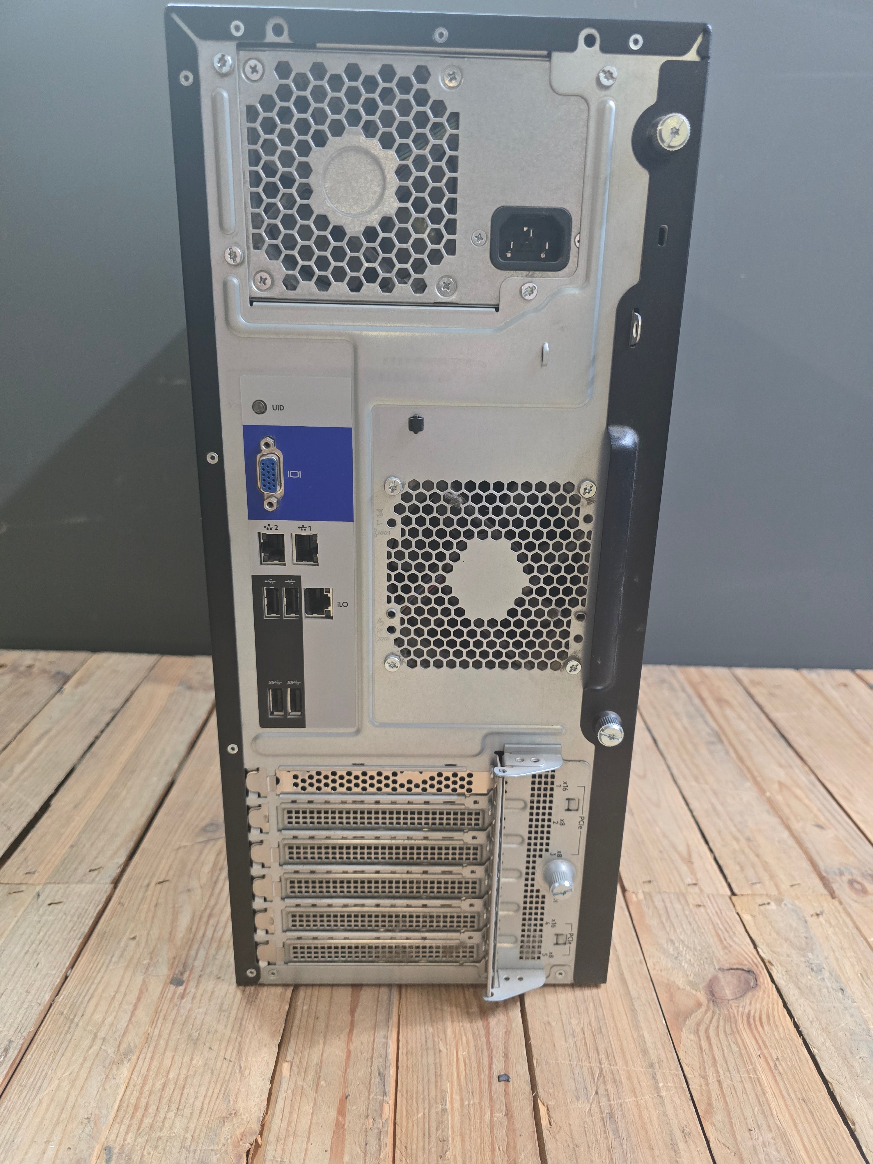 HPE Tower Server ProLiant ML110 Gen10 Xeon Silver 4108 1.8GHz 48GB RAM No HDD