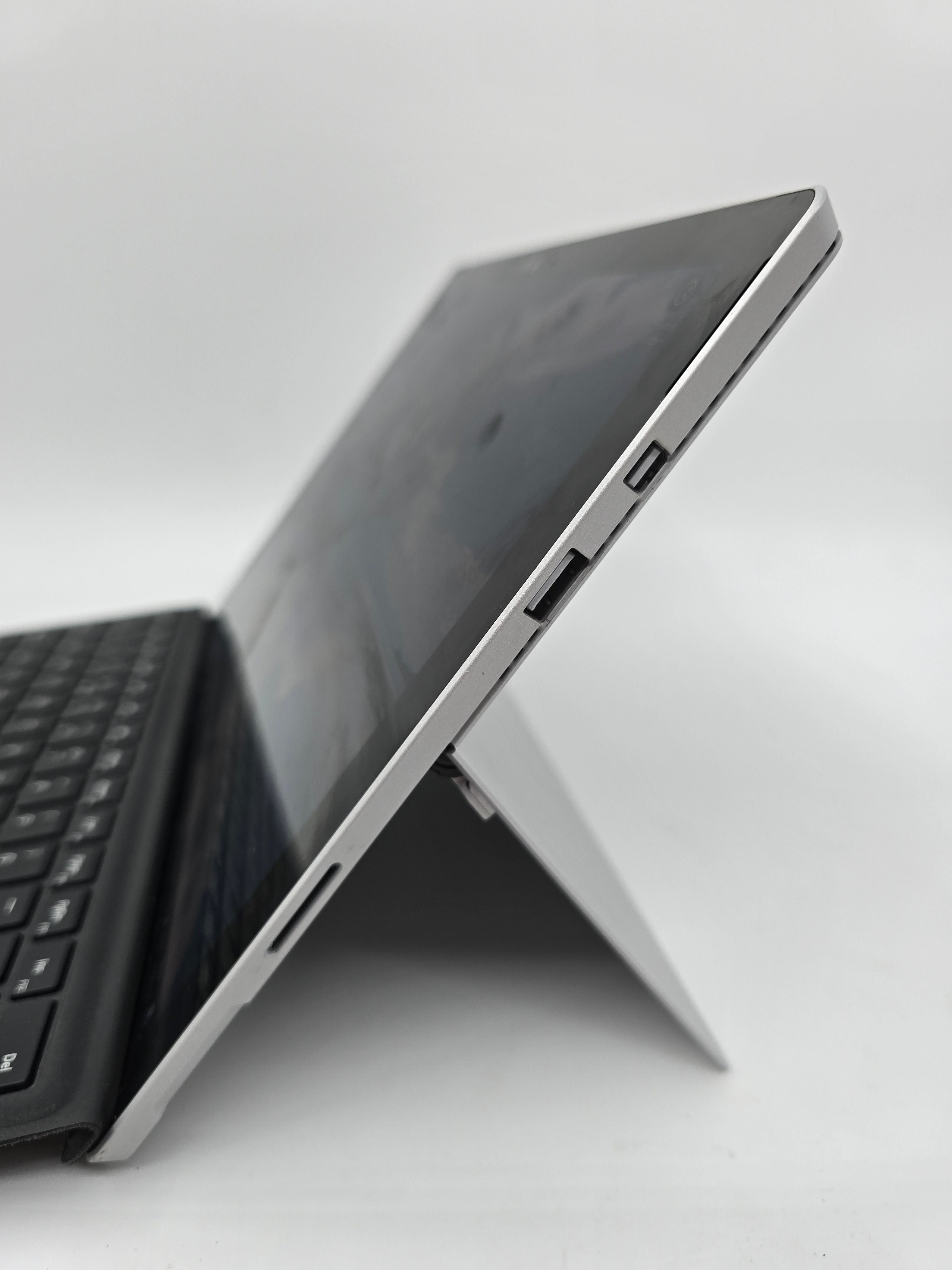 Microsoft Surface Pro 4 12" Screen i5 6th Gen 8GB RAM 256GB SSD W10