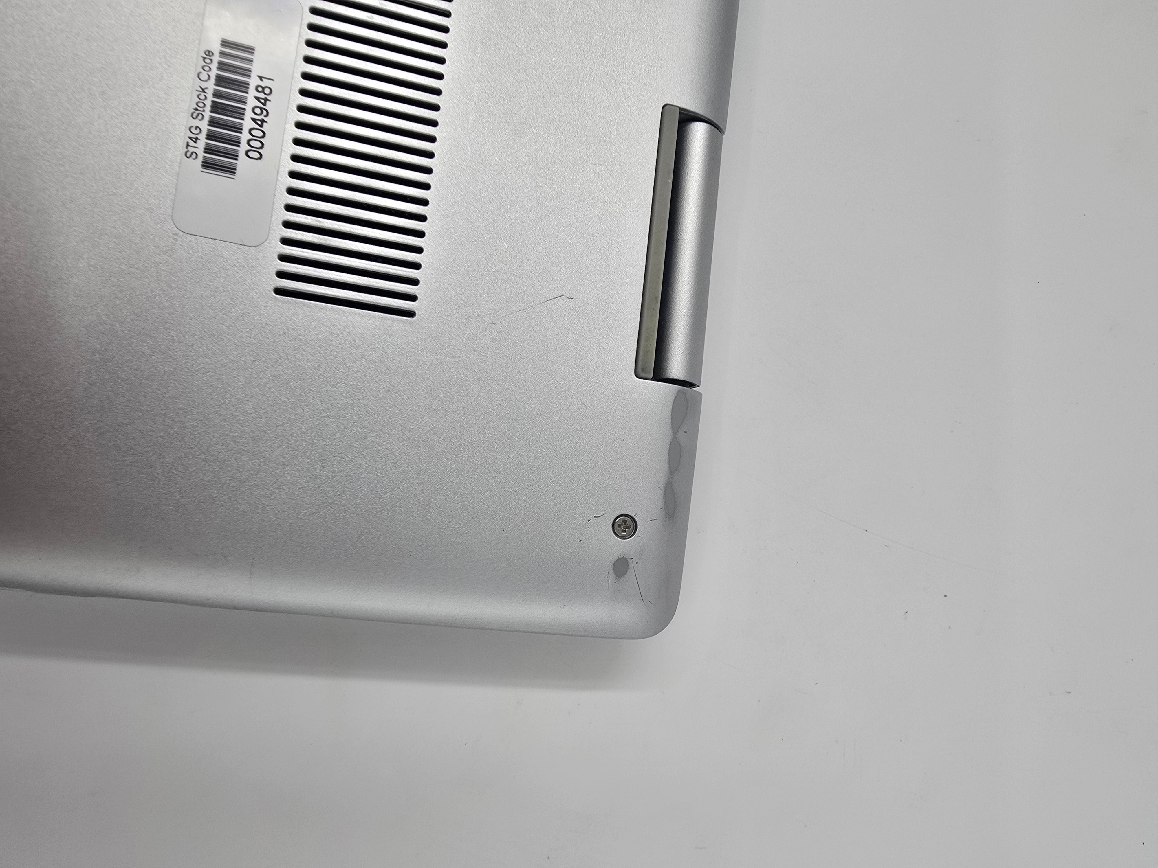 Dell Inspiron 5482 14" TouchScreen i5 8th Gen 8GB RAM 256GB SSD W11