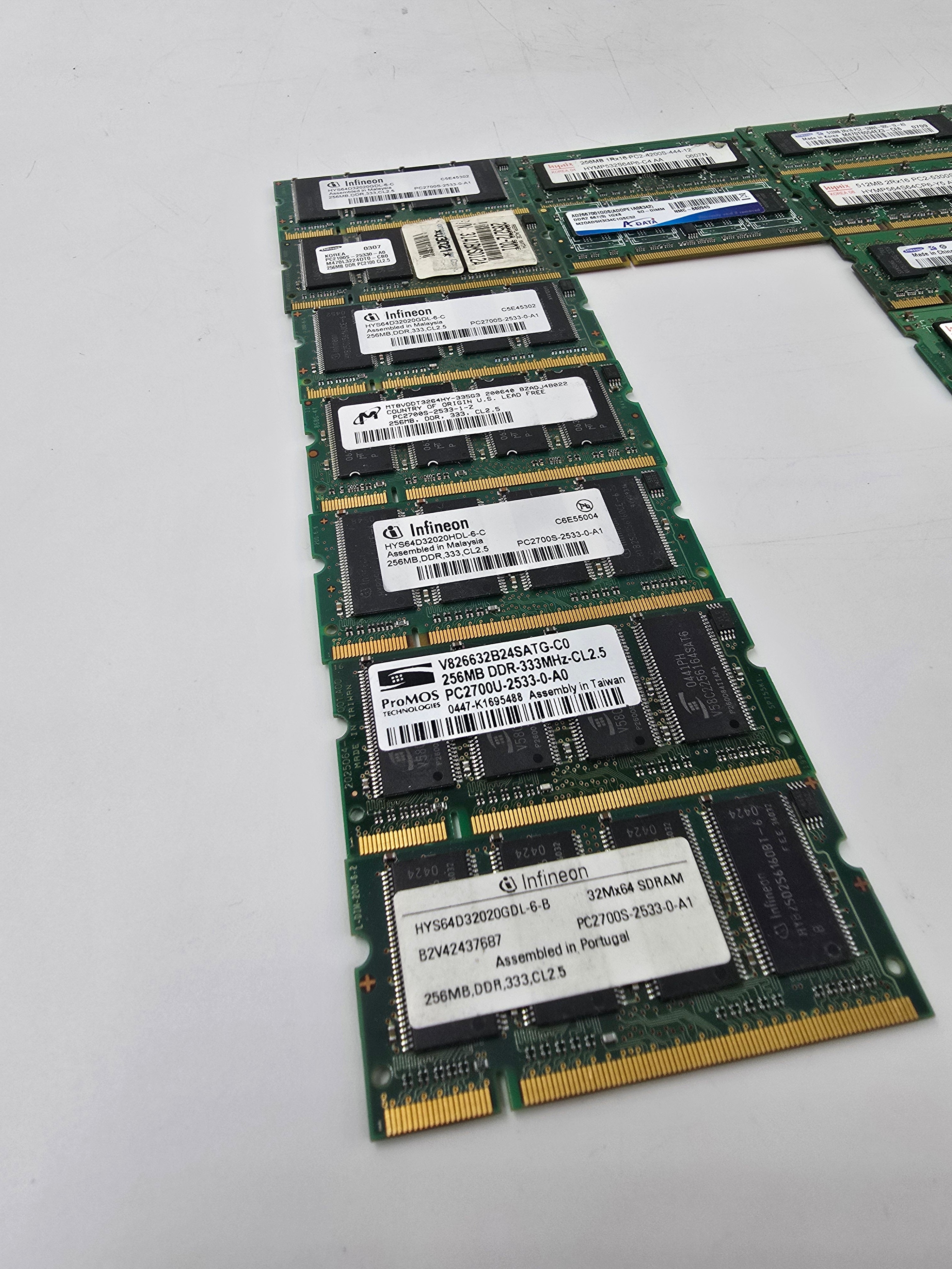 Laptop RAM Lot of 18 DDR DDR2 DDR3 256MB 512MB 1GB SODIMM